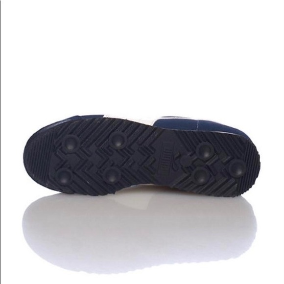 ♥️ Navy Blue & Maroon Puma Roma ♥️ - Picture 3 of 10